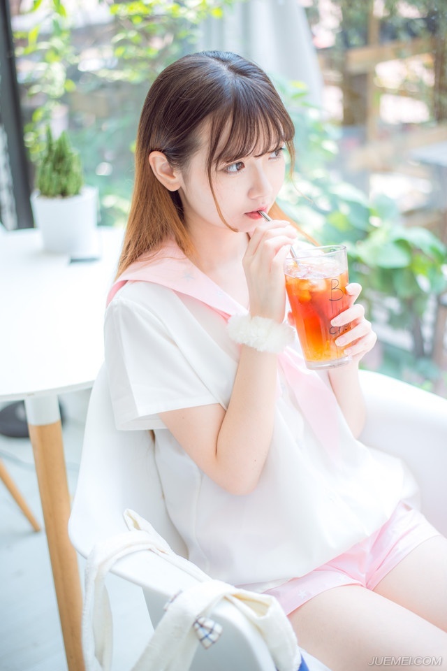 “其实本可以用船只运粮的，若以船队运粮，逆江而上，我军的后勤供应至少在打到江州之前，可保无忧。”马良叹了口气，苦笑道。
